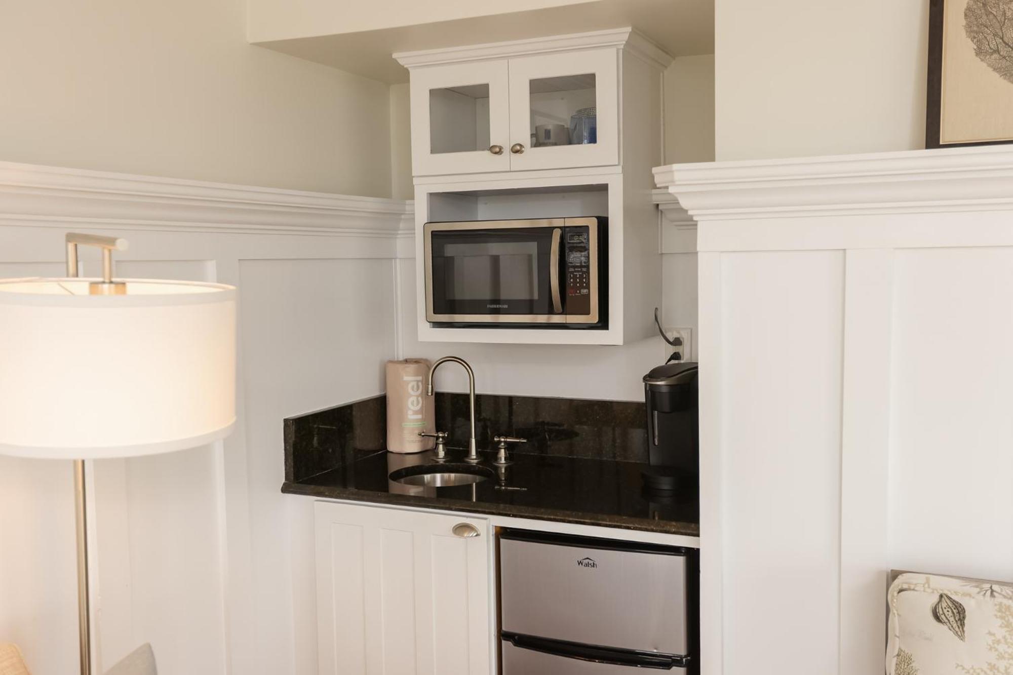 The Burrus House Inn Waterfront Suites Manteo Quarto foto
